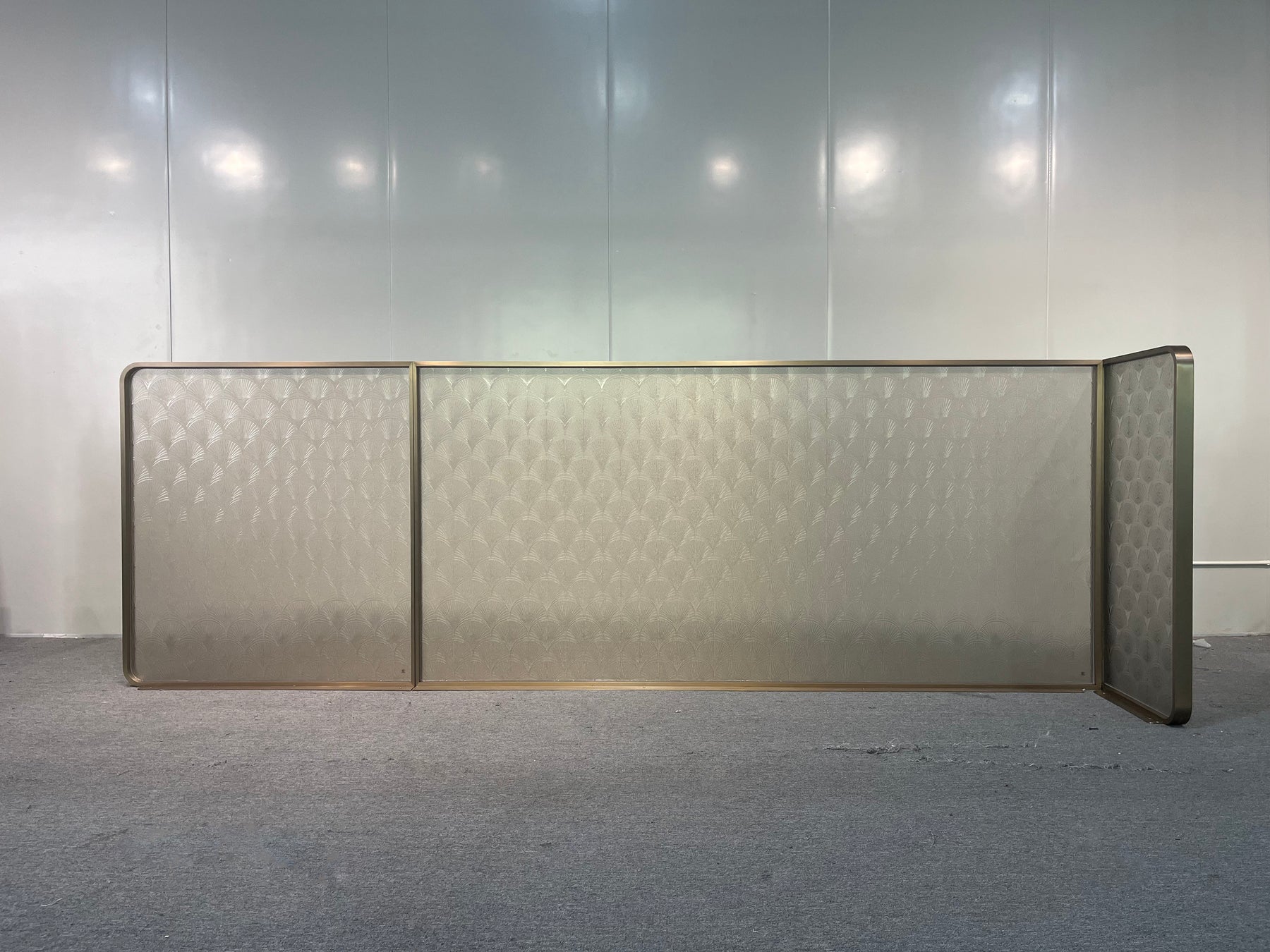Modern Luxury-Art glass with metal wire screen