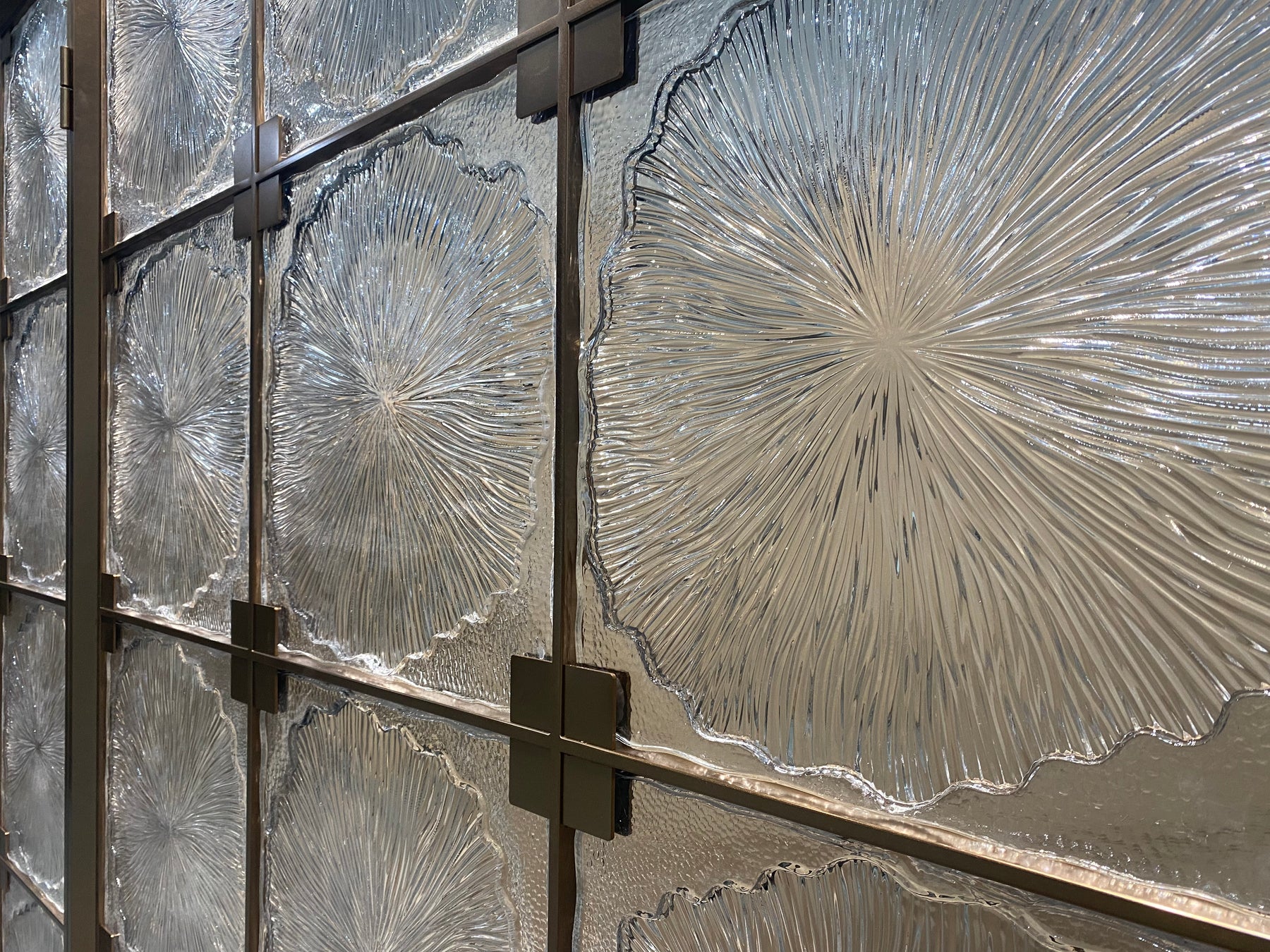 Modern Luxury-Lotus Glass Screen