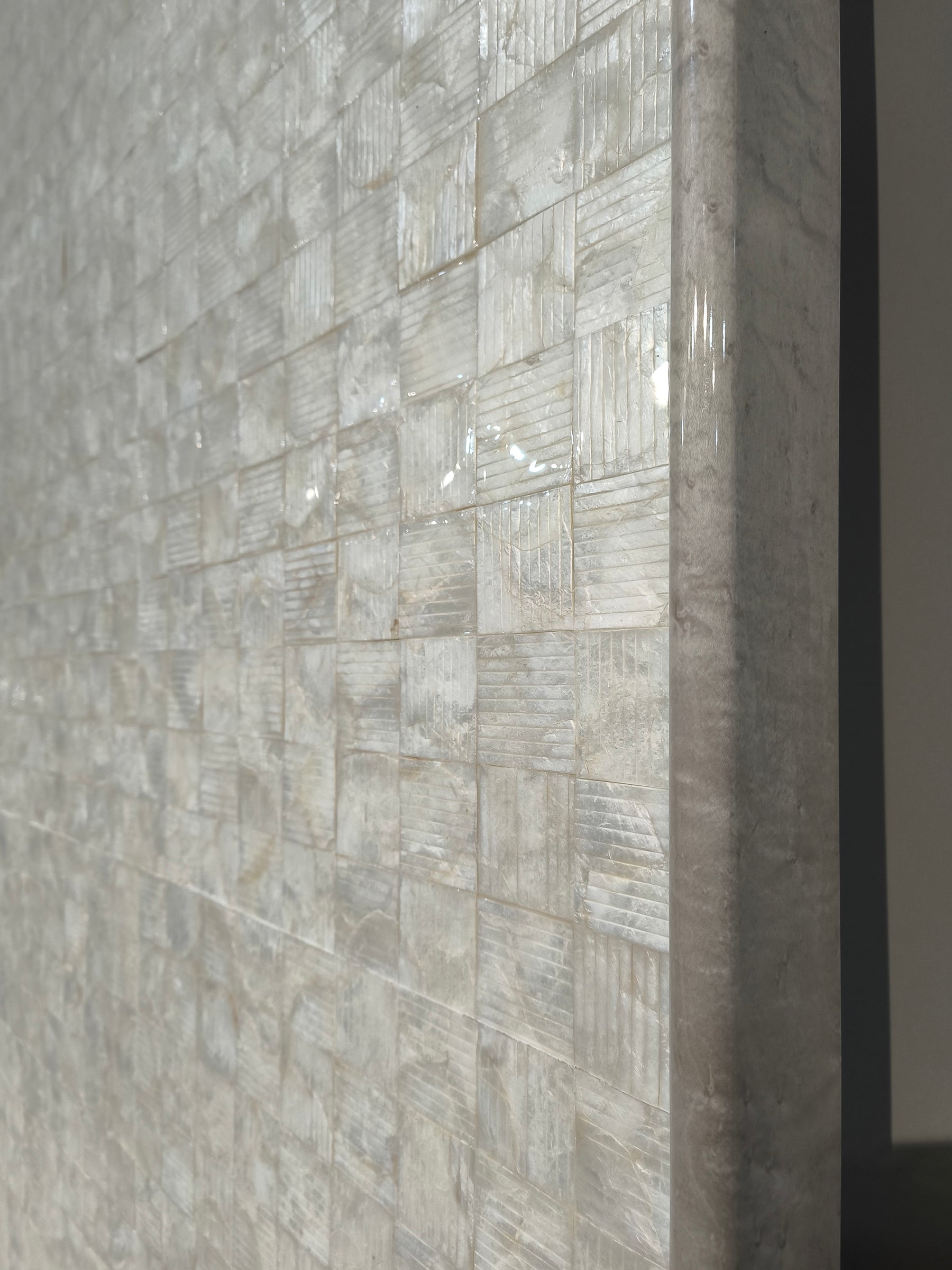 Minimal Modern-Fritillaria Screen