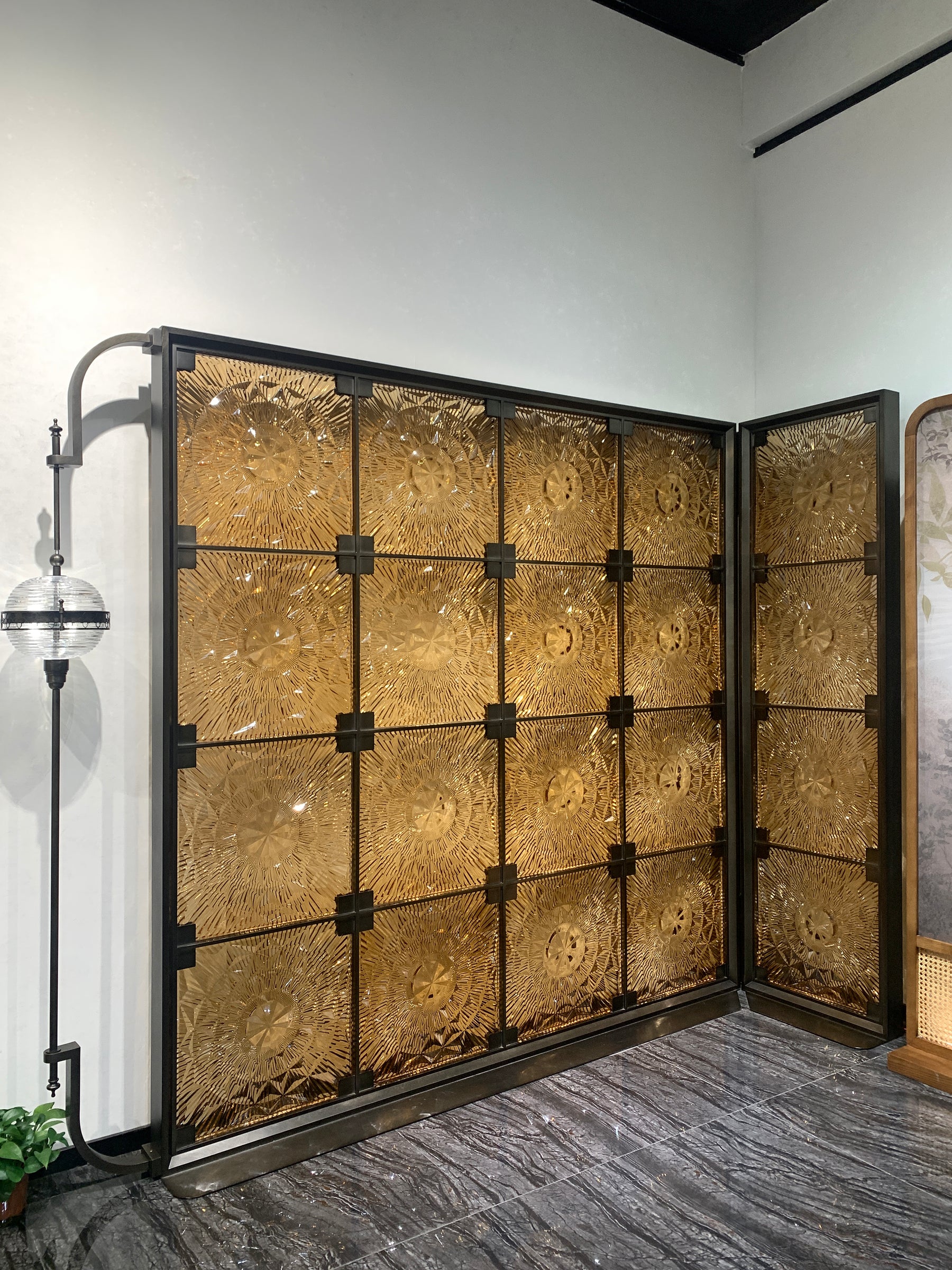 Modern Luxury-Diamond glass screen