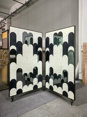 Minimal Modern-Shell Rust Mirror Screen