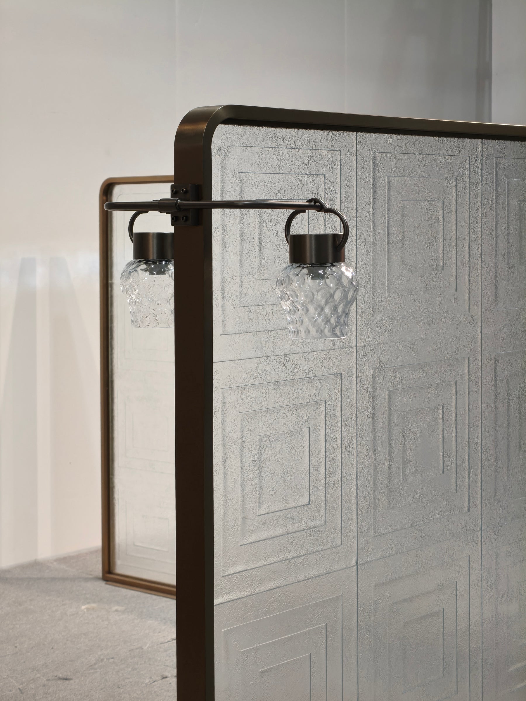 Modern Luxury-Hui-style Glass Screen