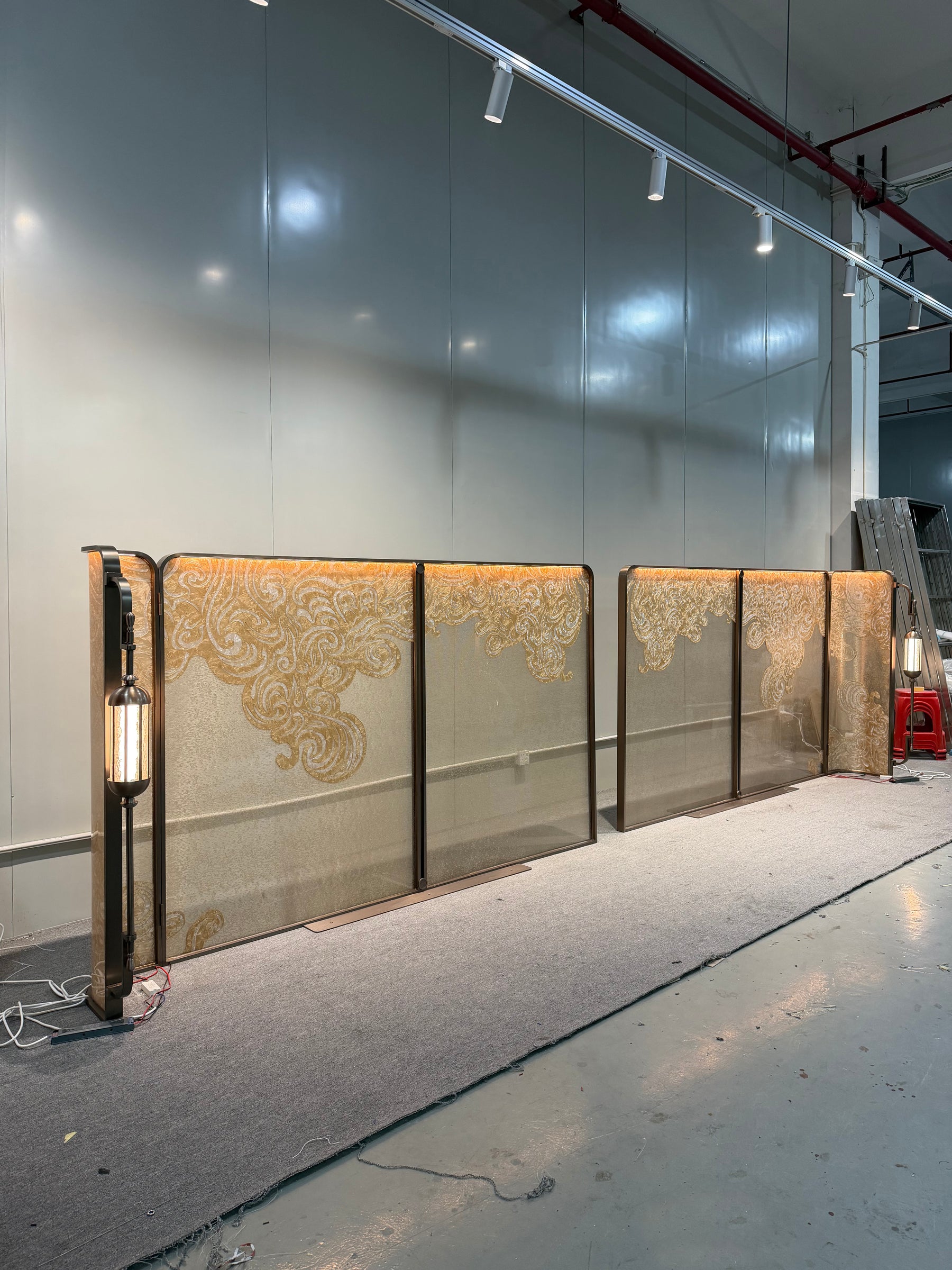 Modern Luxury-Handmade Enamel Colored Glass Screen