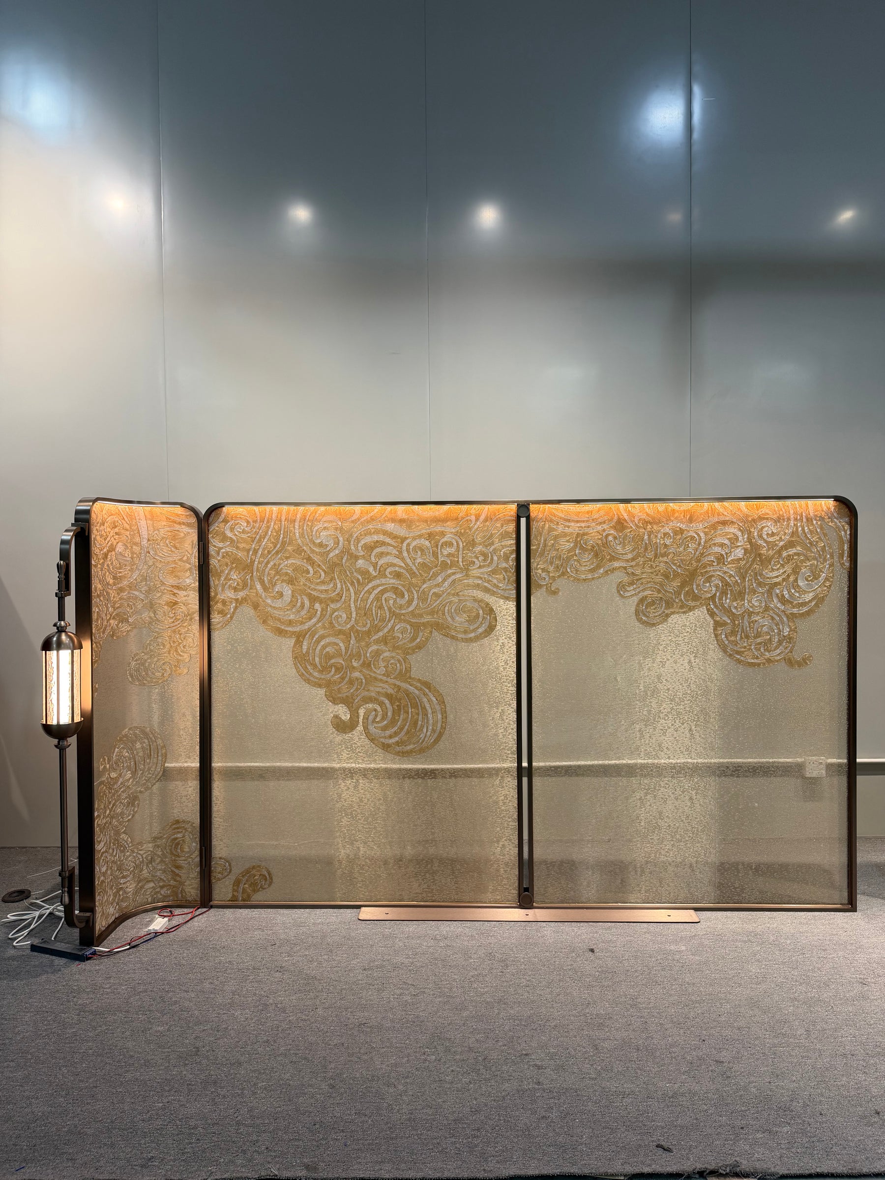 Modern Luxury-Handmade Enamel Colored Glass Screen