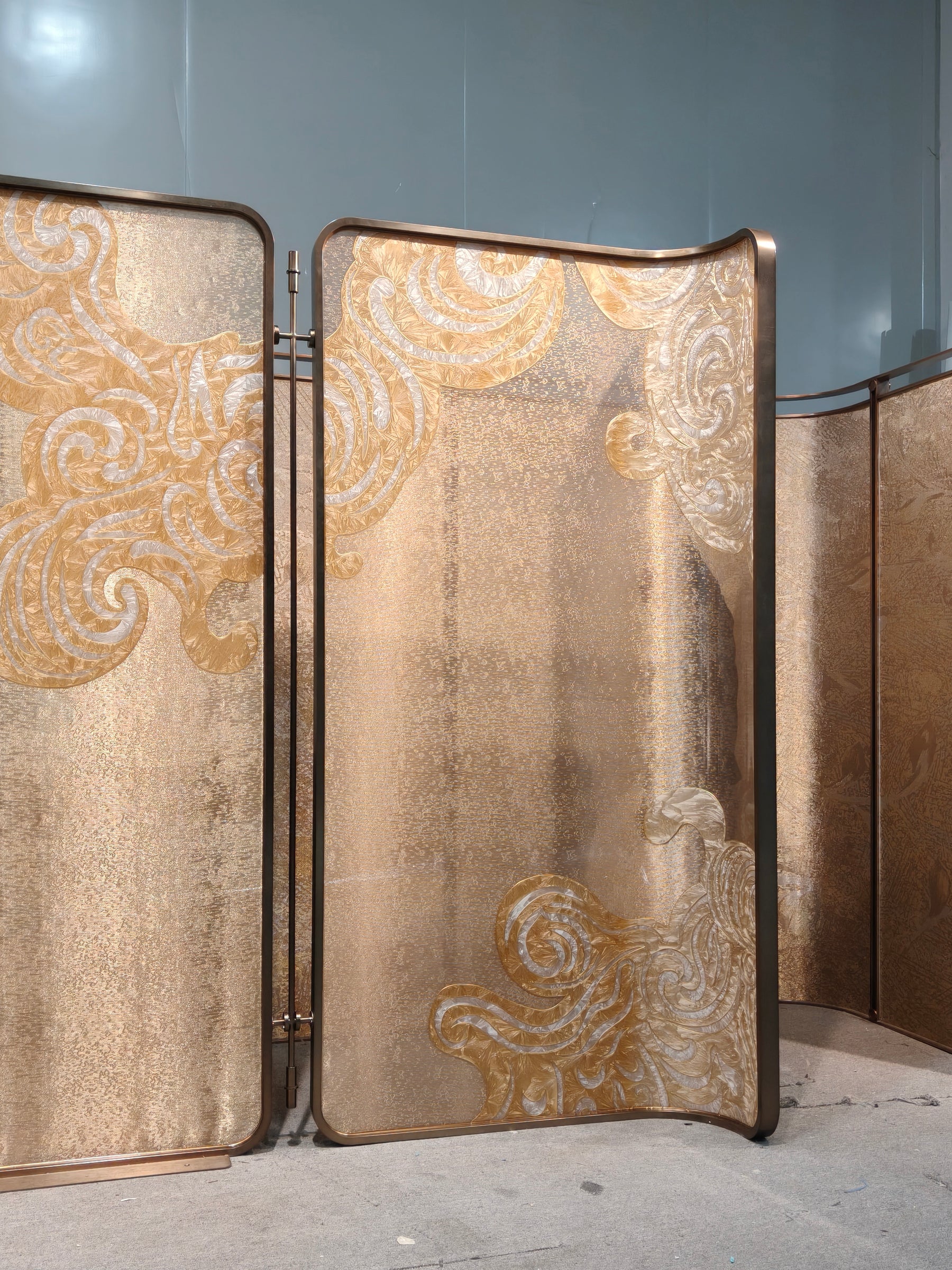 Modern Luxury-Handmade Enamel Colored Glass Screen