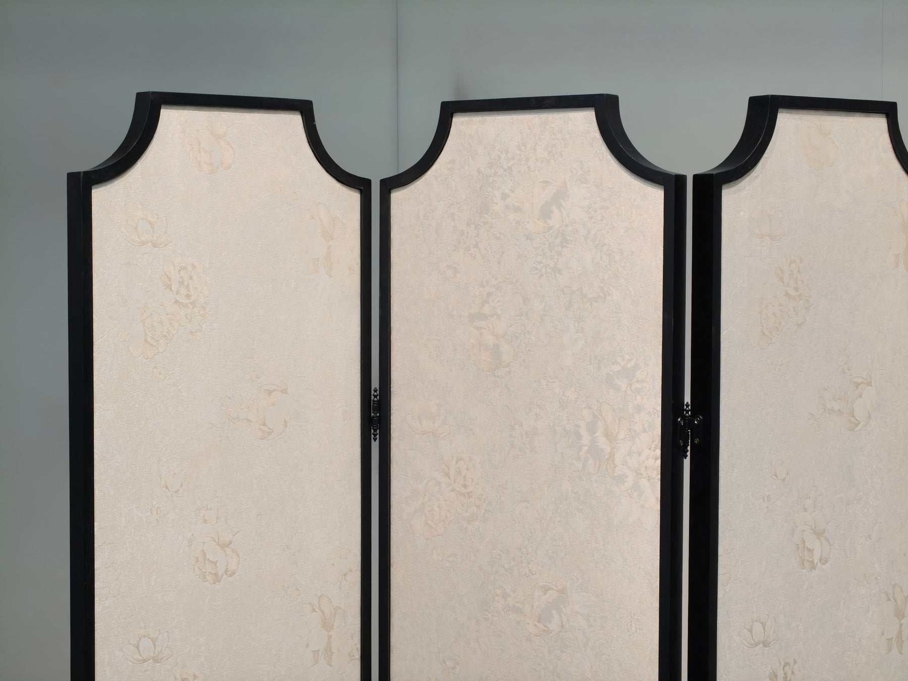 Minimal Modern-Finished Fabric Screen