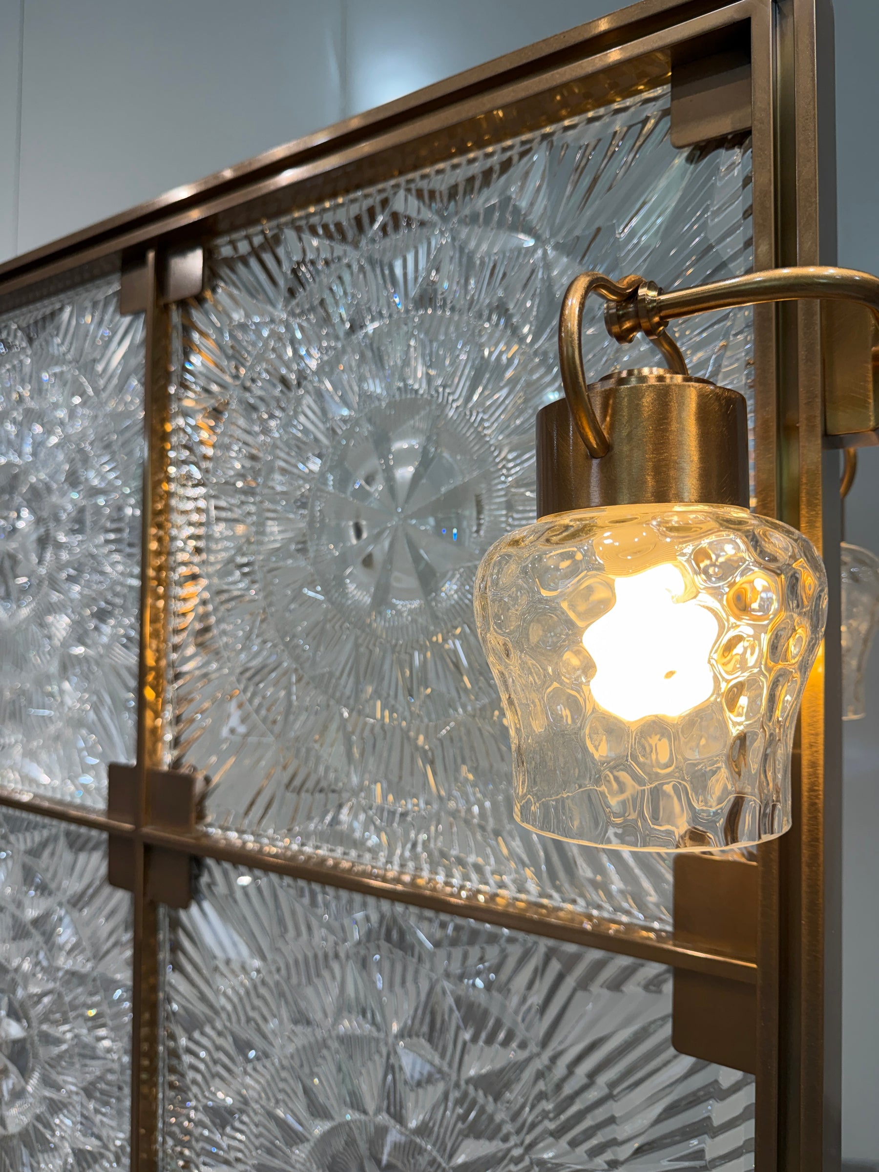 Modern Luxury-Diamond glass