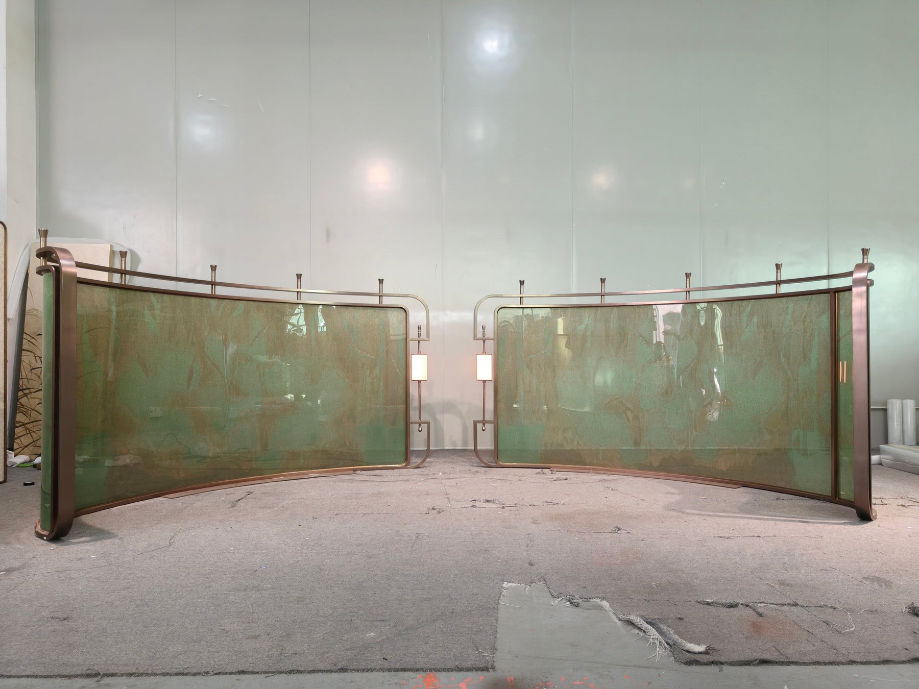 Modern Luxury-Glass screen with metal wire