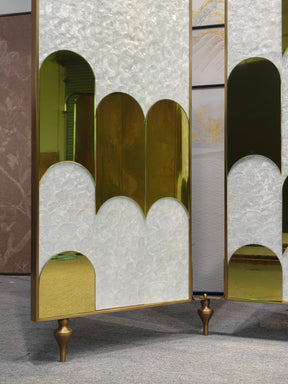 Minimal Modern-Shell Rust Mirror Screen