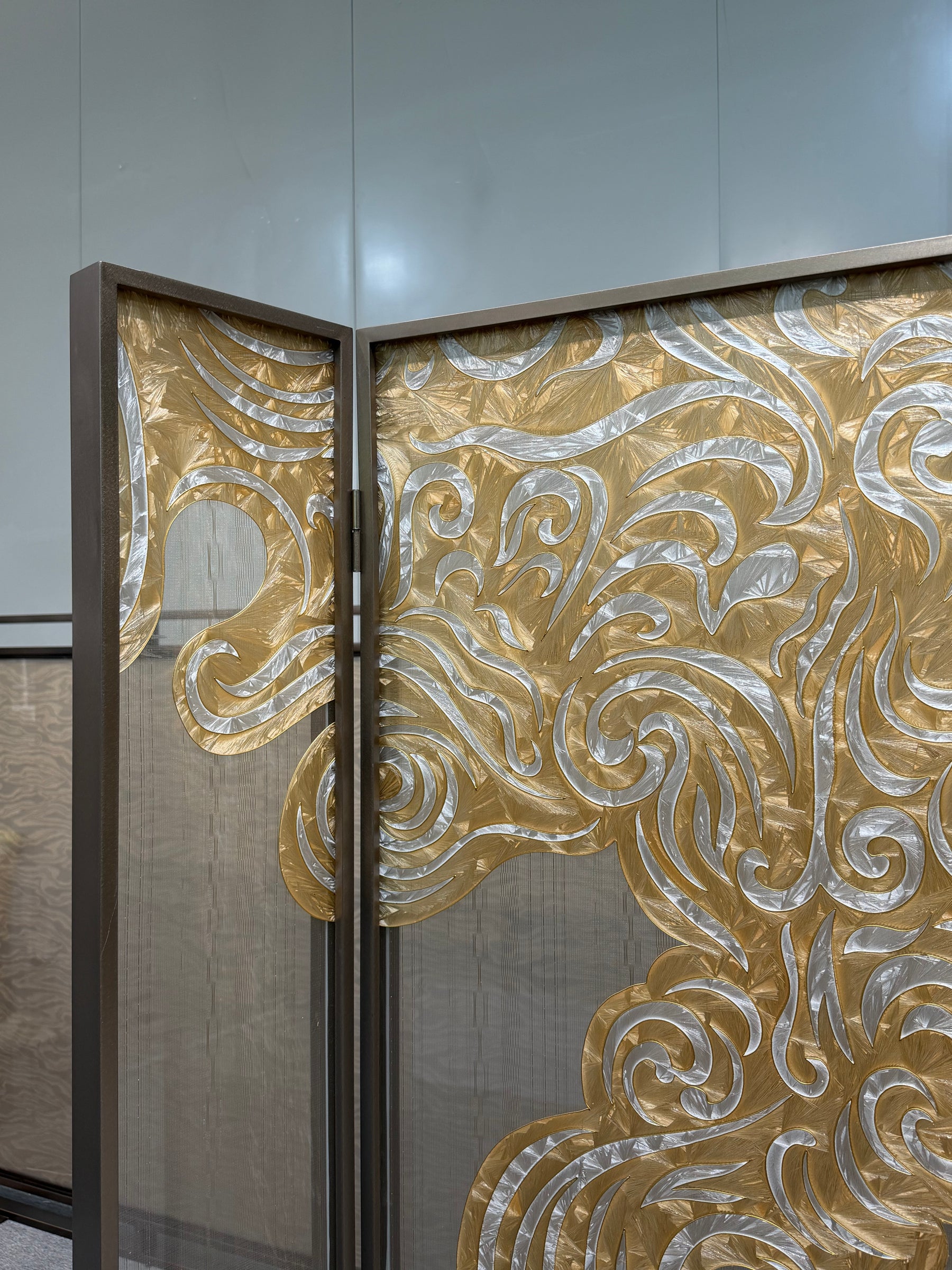 Modern Luxury-Handmade Enamel Colored Glass Screen