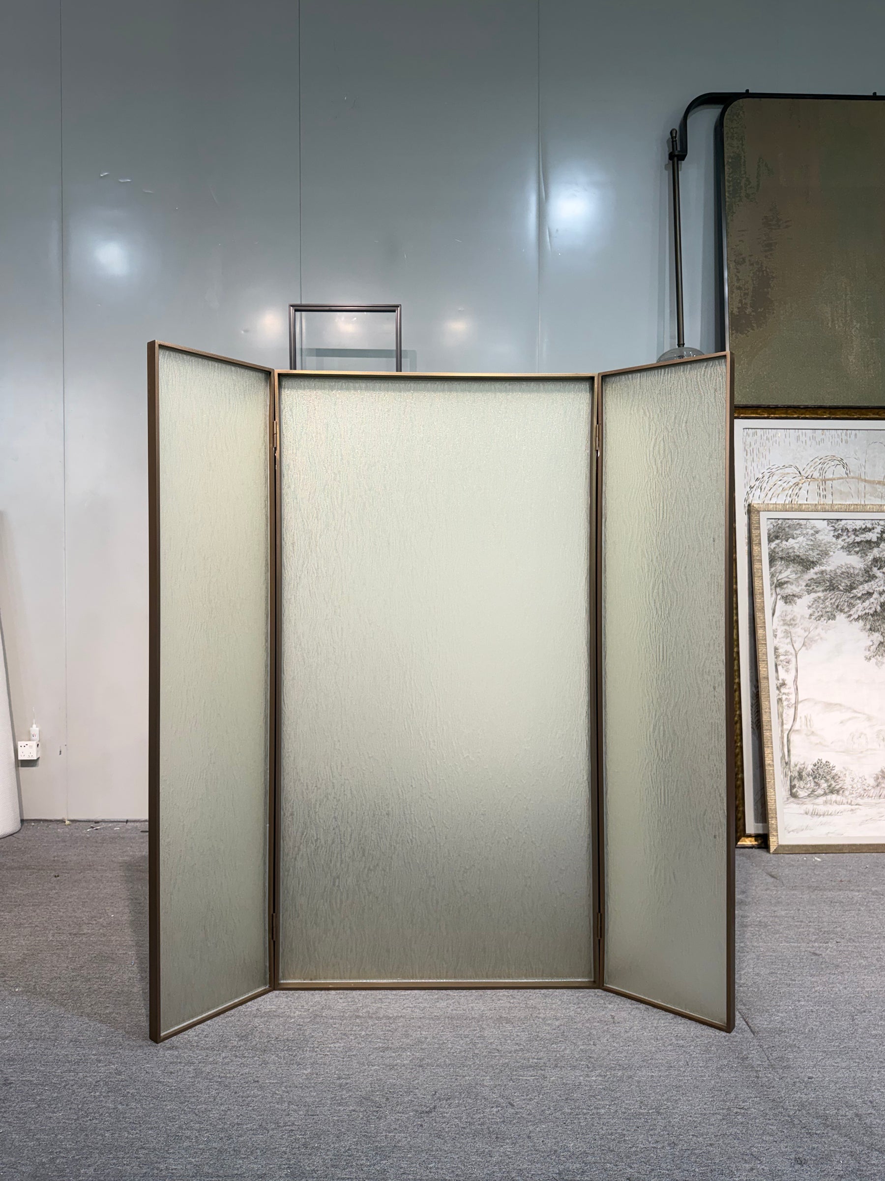 Modern Luxury- glass with metal wire screen