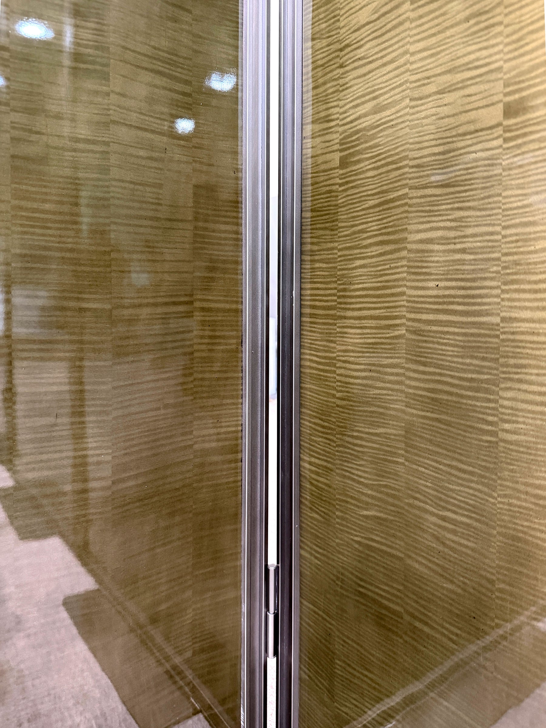 Minimal Modern-Wood screen