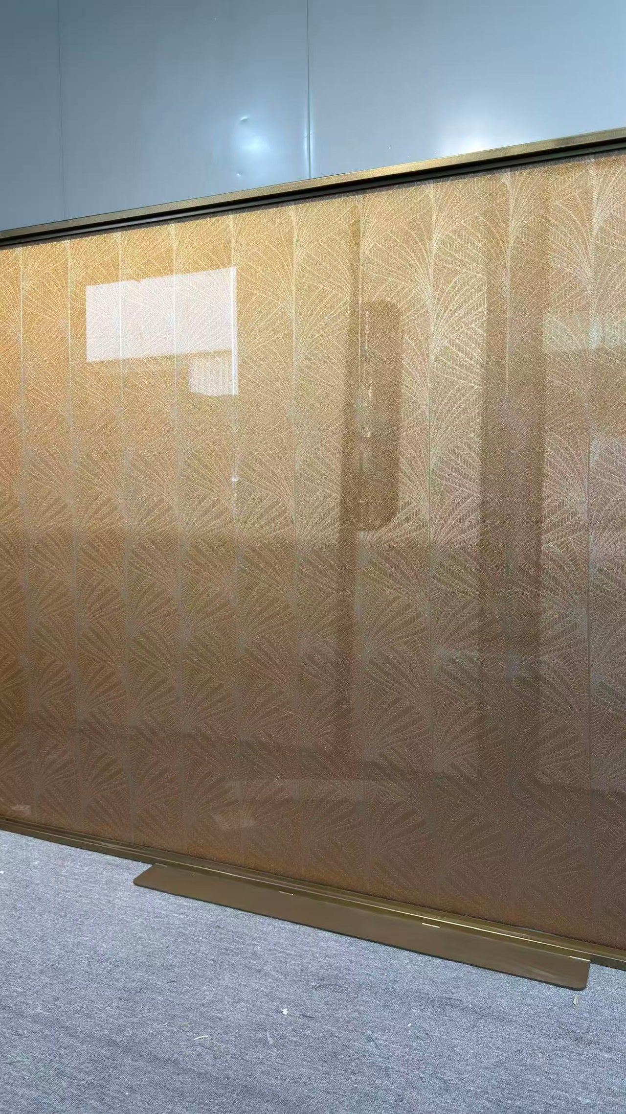 Modern Luxury- glass with metal wire screen