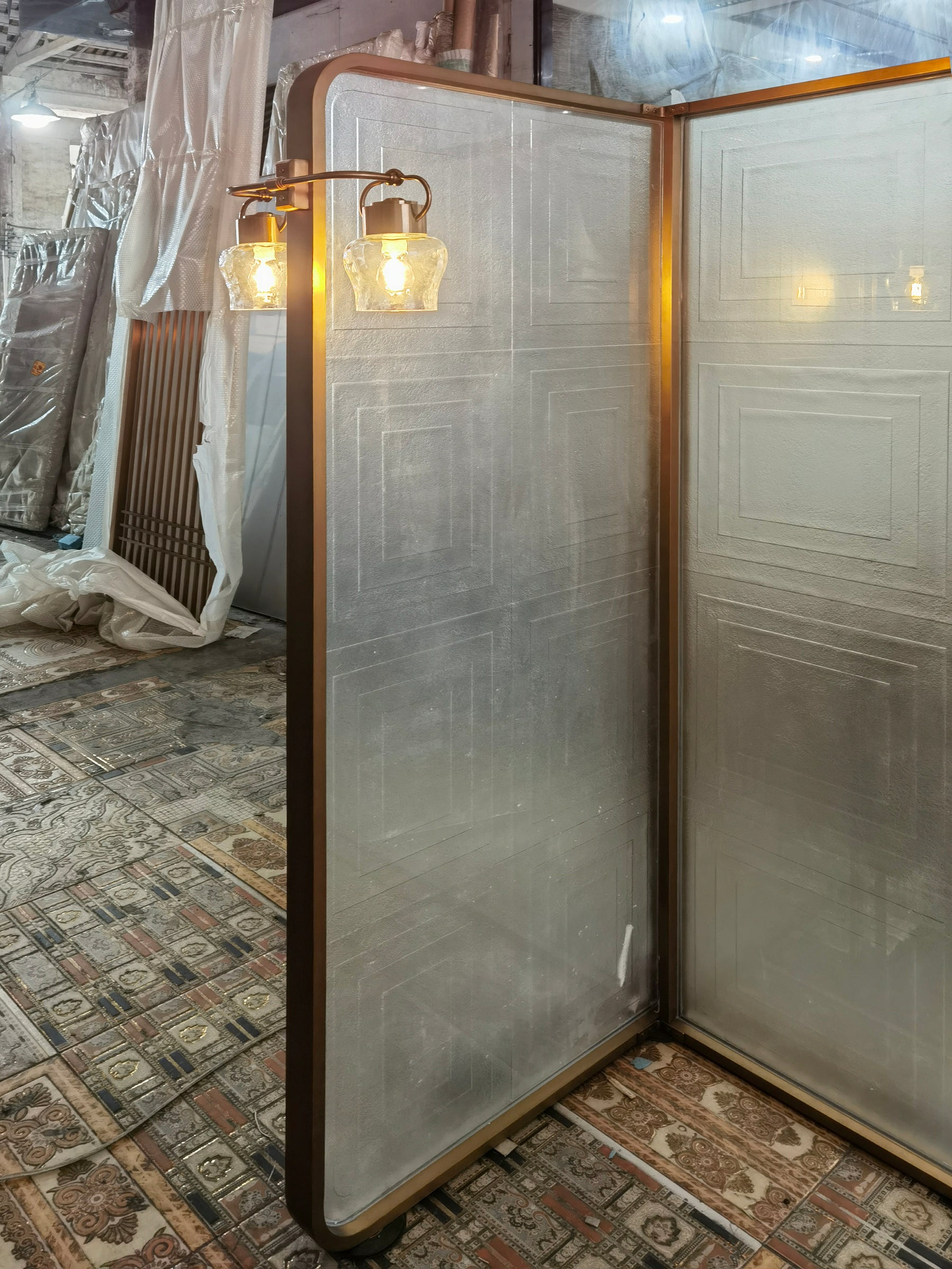 Modern Luxury-Hui-style Glass Screen