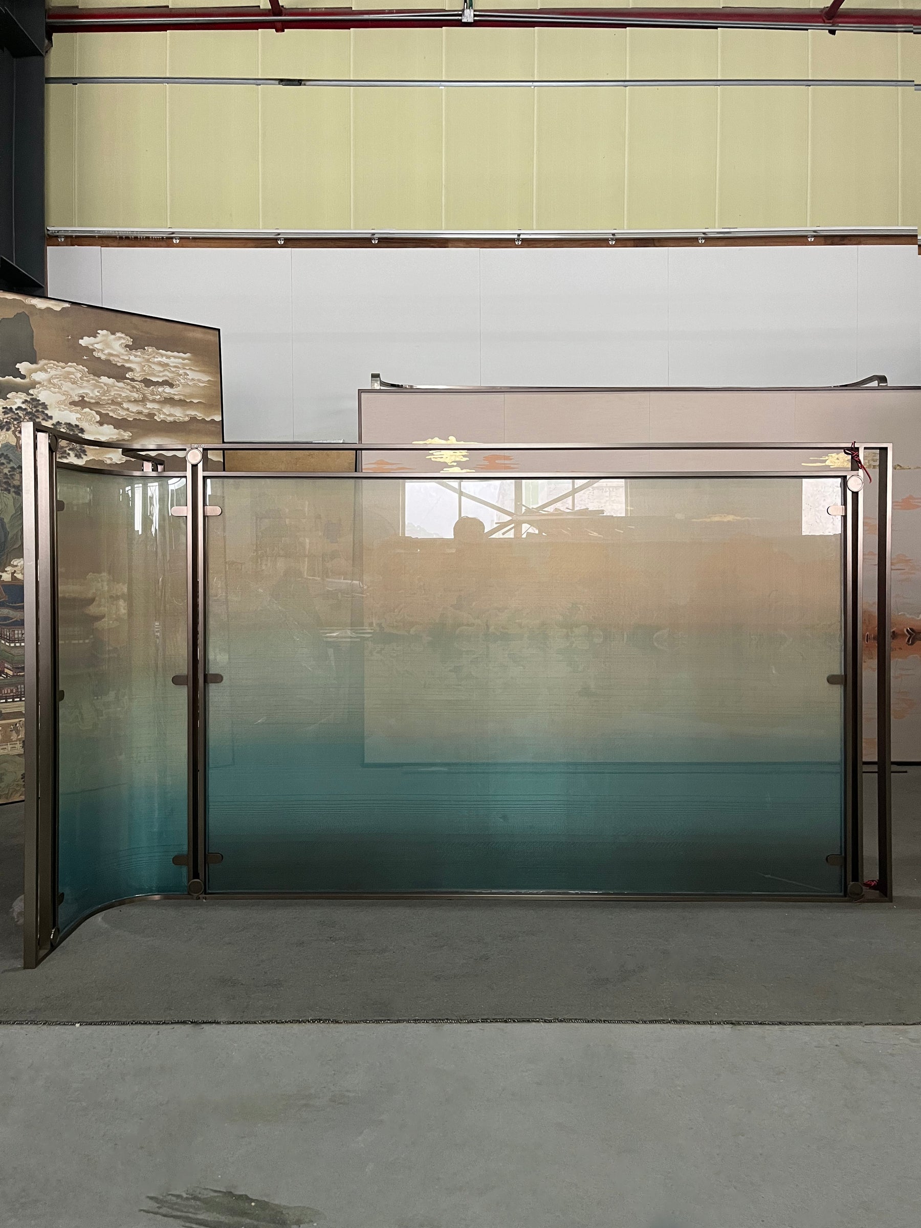 Modern Luxury-Glass screen with metal wire