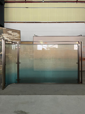 Modern Luxury-Glass screen with metal wire