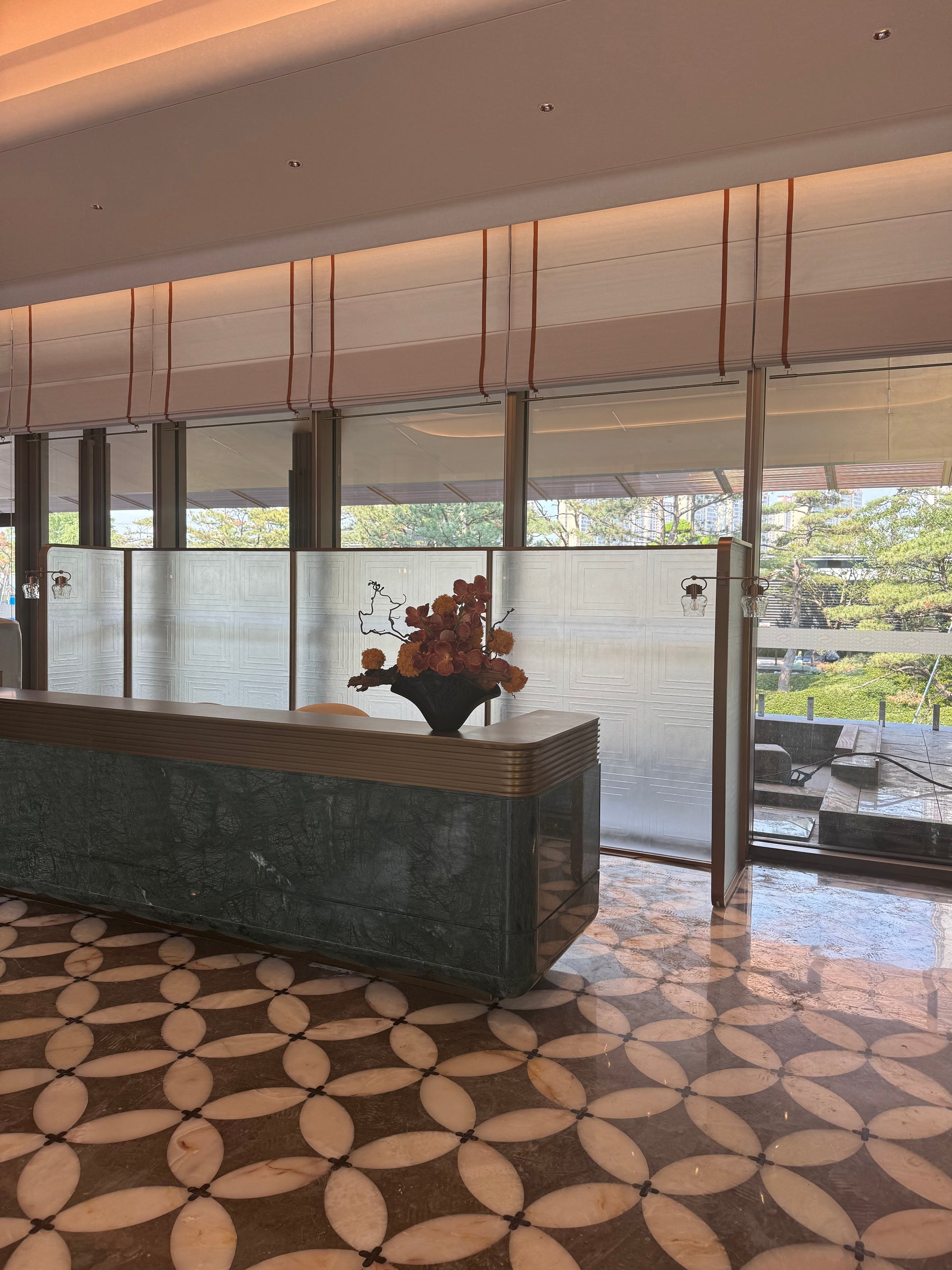 Modern Luxury-Hui-style Glass Screen