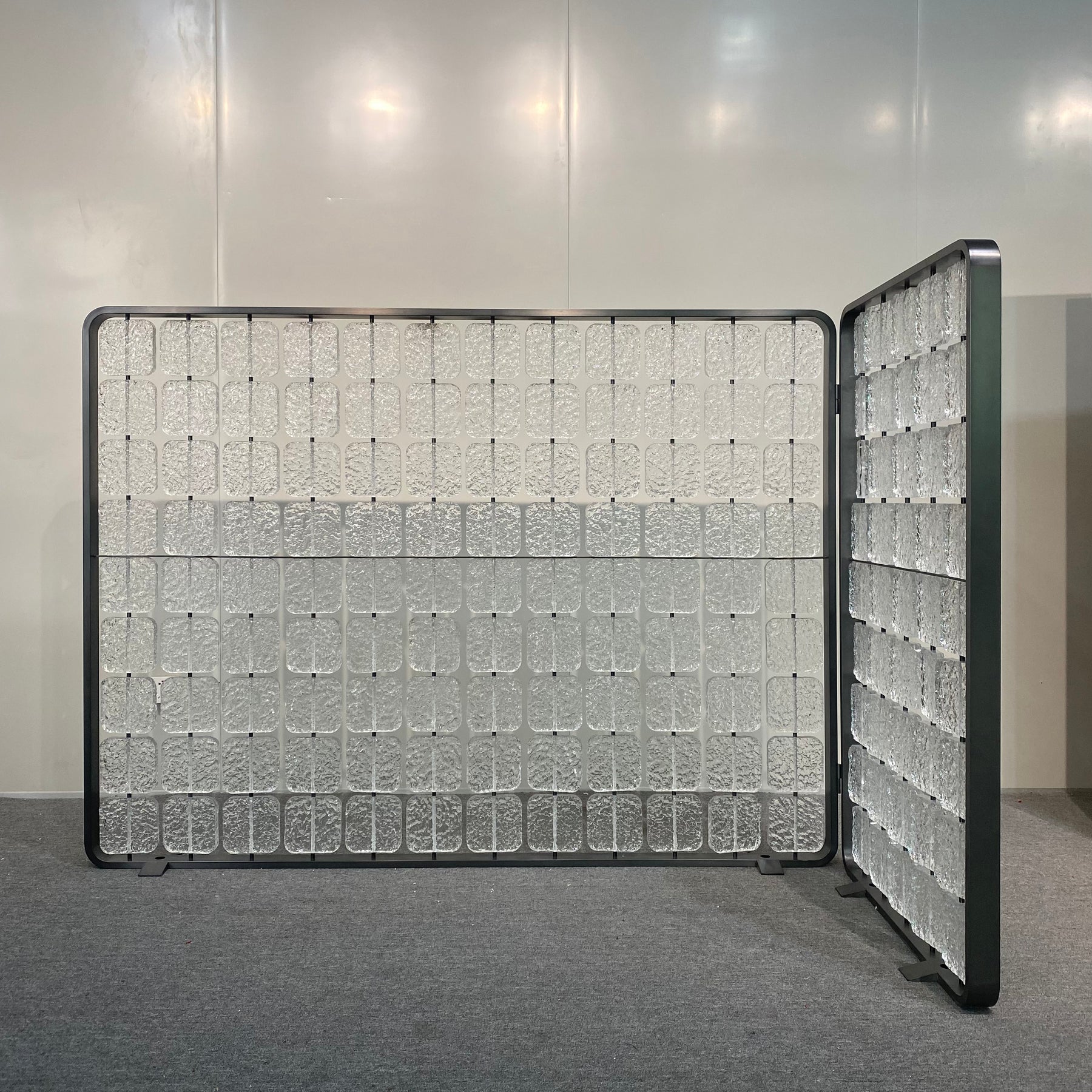 Modern Luxury-Textured Glass Screen